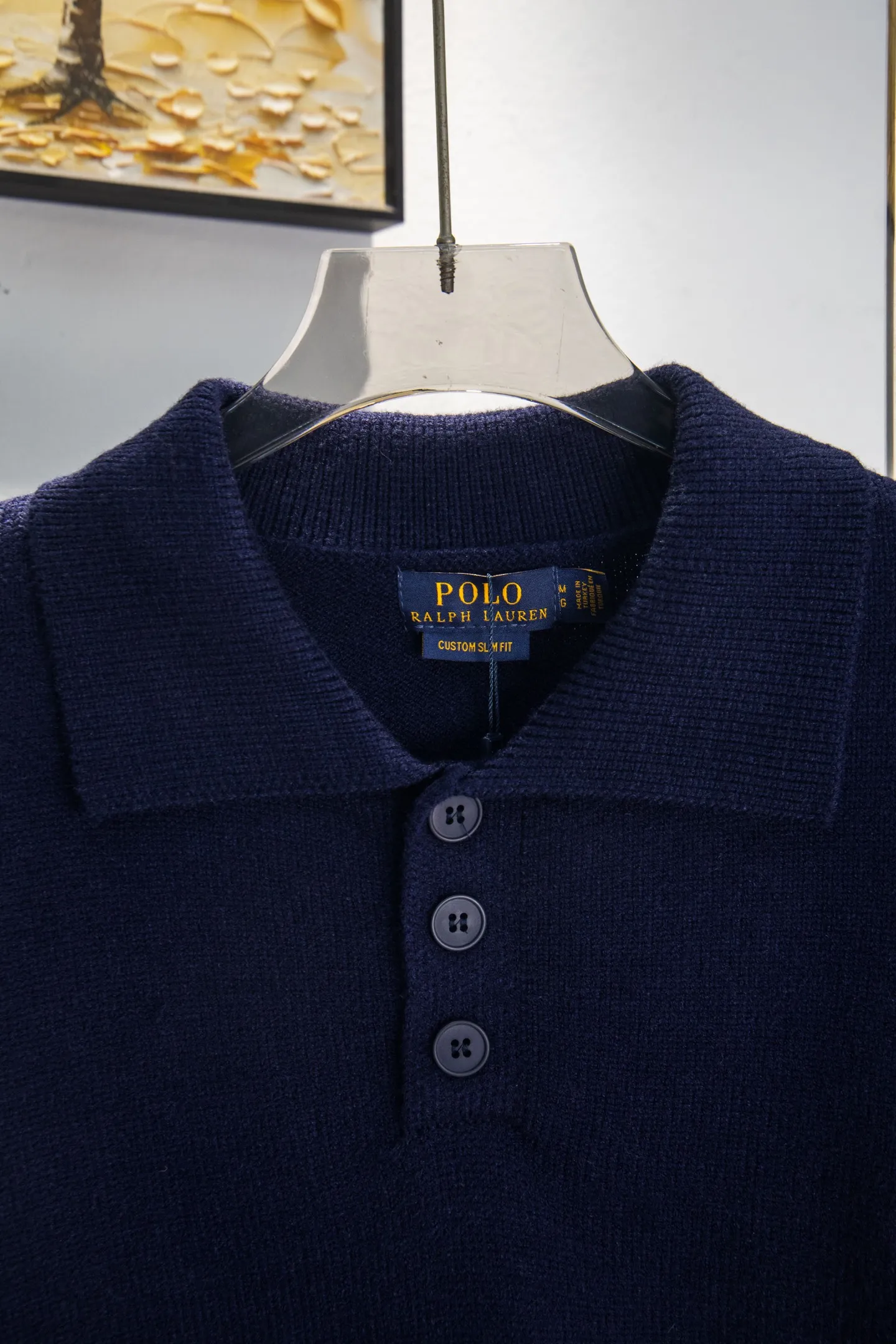 P230 Style number: Y258 Ralph Lauren POLO twist button open-chest sweater is a limited edition every year. There won’t be many styles in the store! Ralph Lauren men's half-button sweater. The shape is really nice. It can be worn alone or as a coat. It can be worn outside the inner layer. It is versatile and looks good. Tag, hanging grain, washable, packaging bag, full set of accessories. The appearance is quite high. The workmanship is super exquisite. Color: navy, gray, apricot, navy. Size: S M L XL